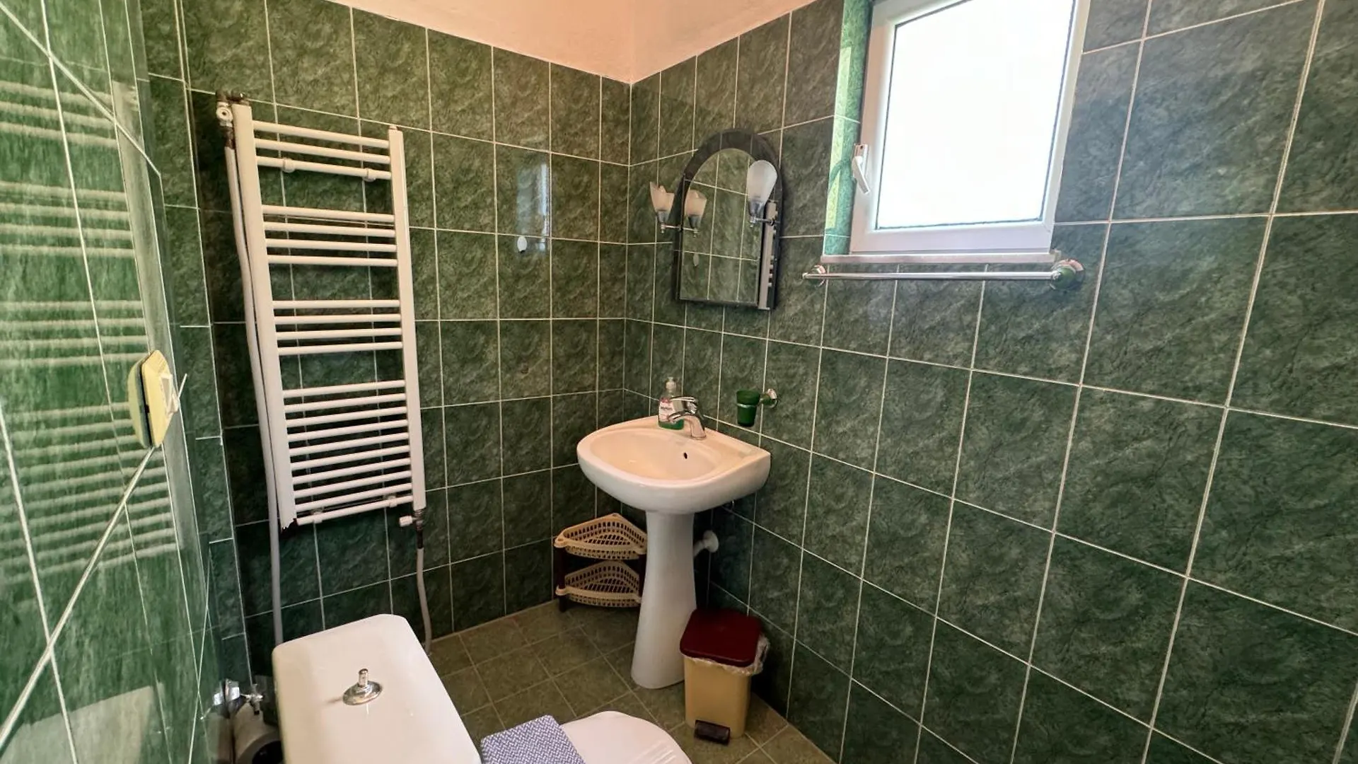Angels Rooms Ksamil Guest house